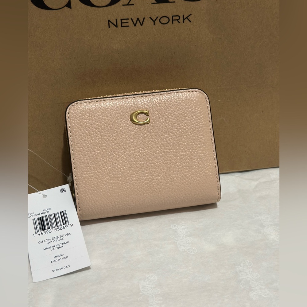 Coach Essential Billfold Wallet In Colorblock - Picture 7 of 7
